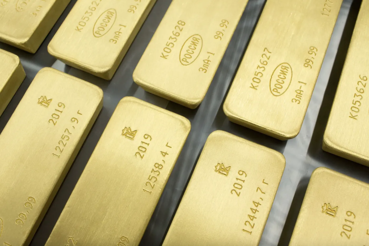 Vàng Non 10K Là Gì? Giải Mã Sức Hấp Dẫn Của Loại Vàng Đặc Biệt Này